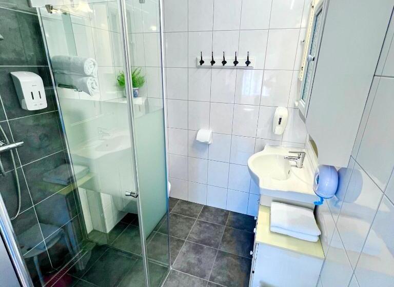 四人标准间, Rooi Bij De Knoptoren B&b