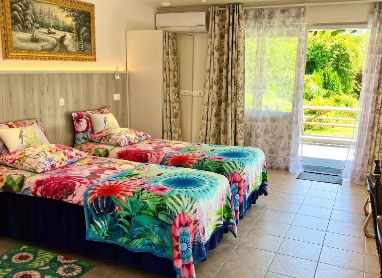 四人标准间, Rooi Bij De Knoptoren B&b