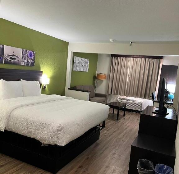 Люкс Кровать Кинг, Sleep Inn & Suites Salina I 135