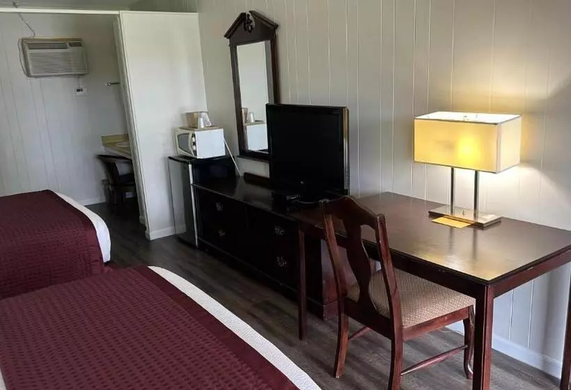 デラックスルーム, Colonial Inn Franklin Under New Management