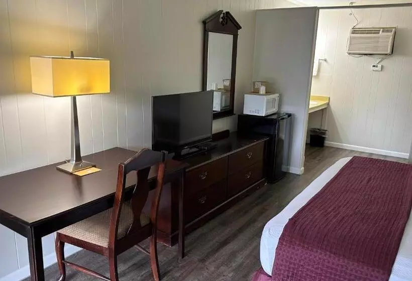 キングサイズベッドのデラックスルーム, Colonial Inn Franklin Under New Management