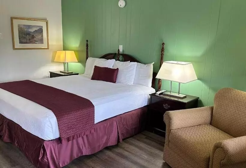 キングサイズベッドのデラックスルーム, Colonial Inn Franklin Under New Management