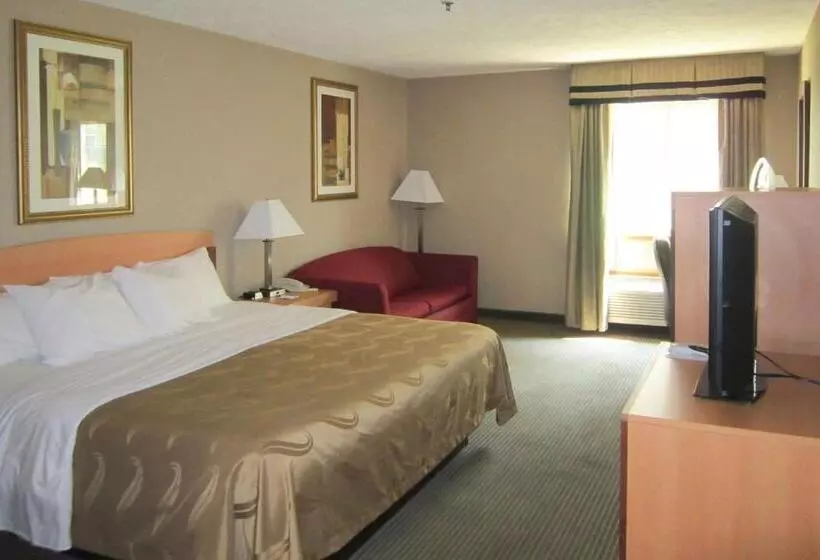 キングサイズベッドのスタンダードルーム, Quality Inn Nashville  Bloomington