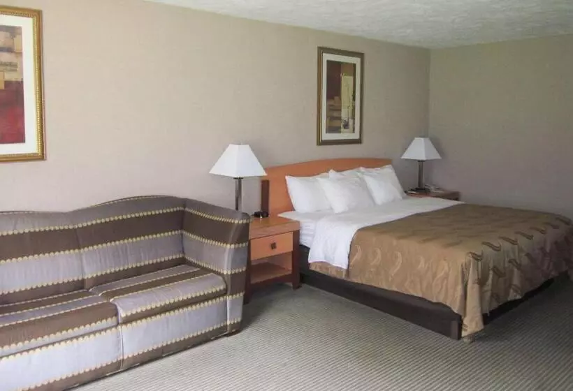 キングサイズベッドのデラックスルーム, Quality Inn Nashville  Bloomington