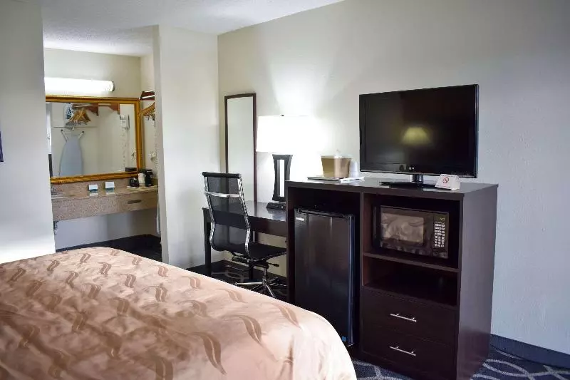 キングサイズベッドのスタンダードルーム, Quality Inn Reidsville Hwy 29