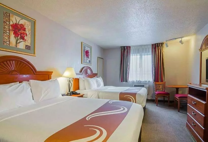 ２ダブルベッドのスタンダードルーム, Quality Inn Sidney I80