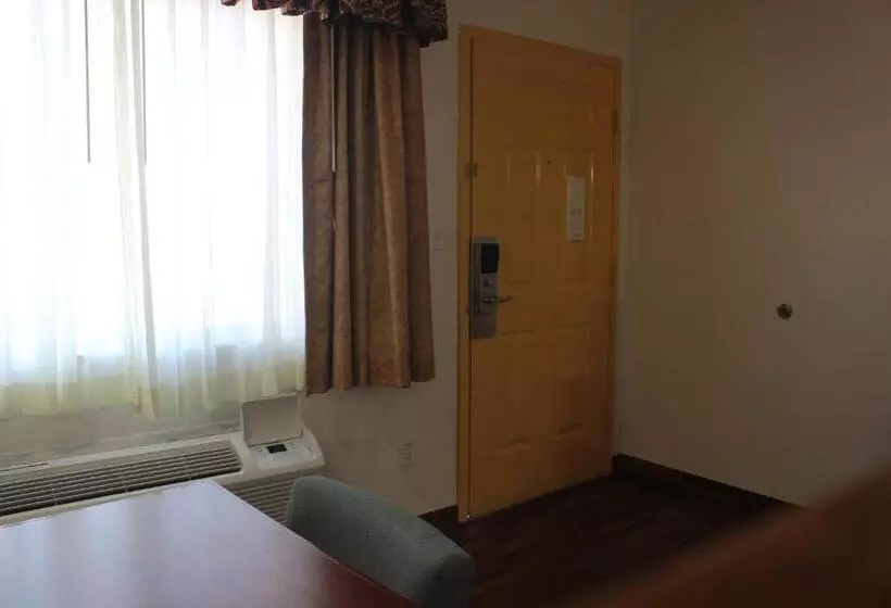身障者適用キングサイズベッドルーム, Rodeway Inn