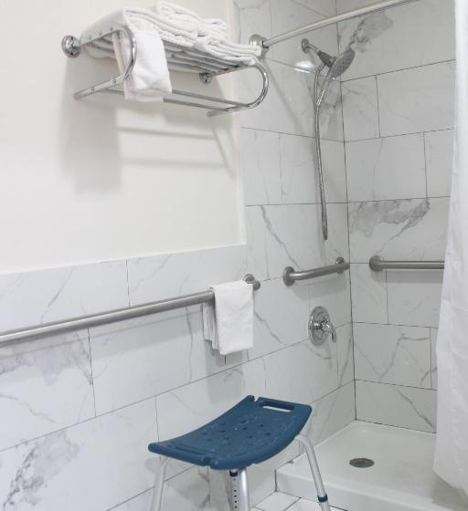 غرفة قياسية سرير كينج لذوى الإحتياجات الخاصة, Rodeway Inn