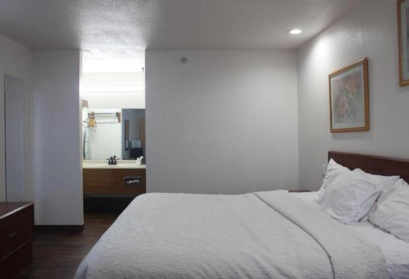 غرفة قياسية سرير كينج لذوى الإحتياجات الخاصة, Rodeway Inn