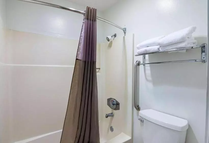 اتاق لوکس چهار تخته, Studio 6concord, Ca