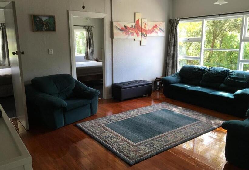 בקתה סטנדרטית, Sapphire Springs Holiday Park And Thermal Pools