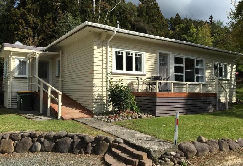 בקתה סטנדרטית, Sapphire Springs Holiday Park And Thermal Pools