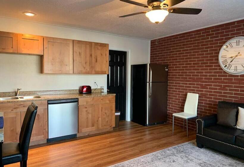 Апартаменты 1 Спальня, The Wing At Kingston East