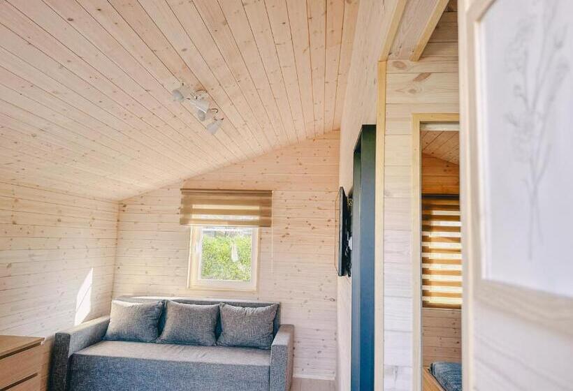 اتاق لوکس چهار تخته, Ramybės Kampelis