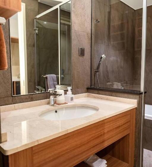 싱글 디럭스 룸, Isoras Cikarang