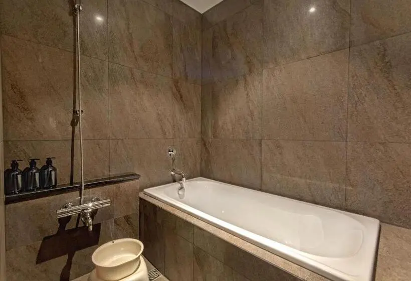 シングルデラックスルーム, Isoras Cikarang