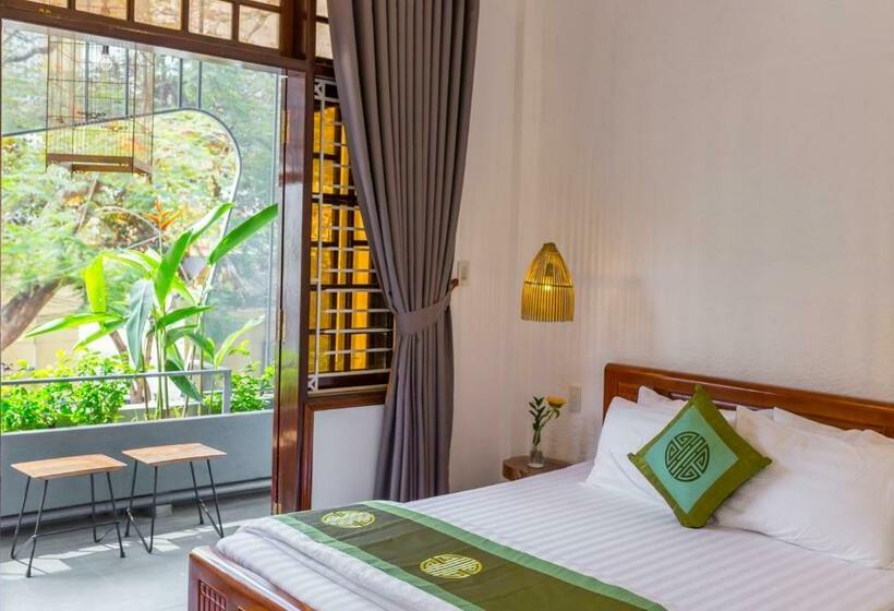 اتاق استاندارد با بالکن, Purple Hue Central Hub