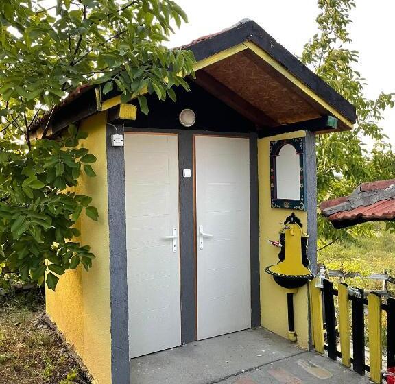 بانگلوی استاندارد, Angelinin Konak