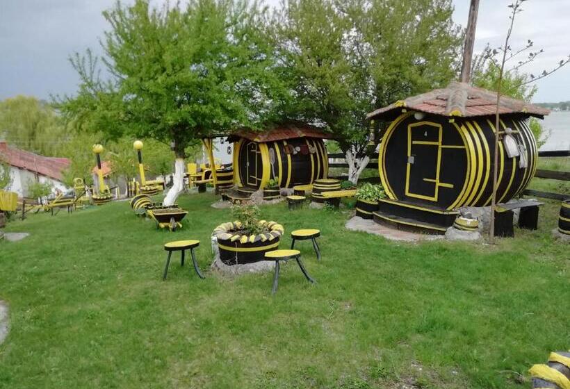 بانگلوی استاندارد, Angelinin Konak