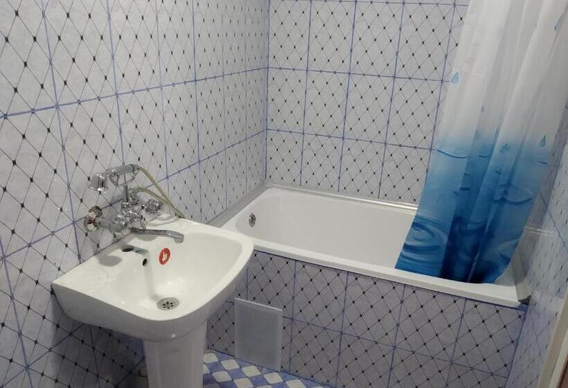 غرفة قياسية ثلاثية, Madina Mehribon Welcome To Bukhara