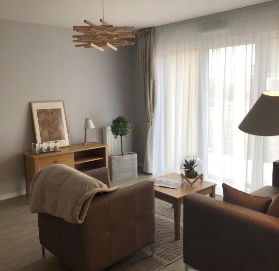 דירת חדר, Résidence Services Seniors Domitys   Les Safrans