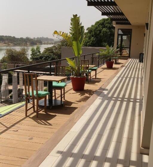 سوییت سوپریور, Au Bord De L'eau