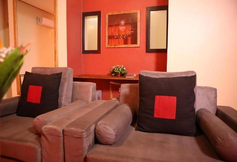 سوئیت 2 خوابه, Au Bord De L'eau