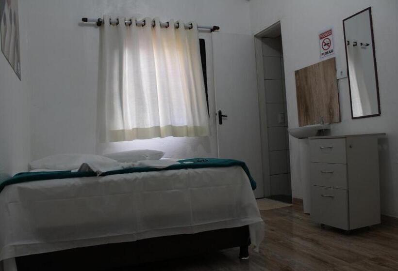 חדר דלוקס, Dani