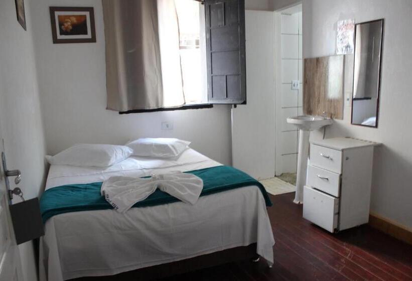 חדר דלוקס, Dani