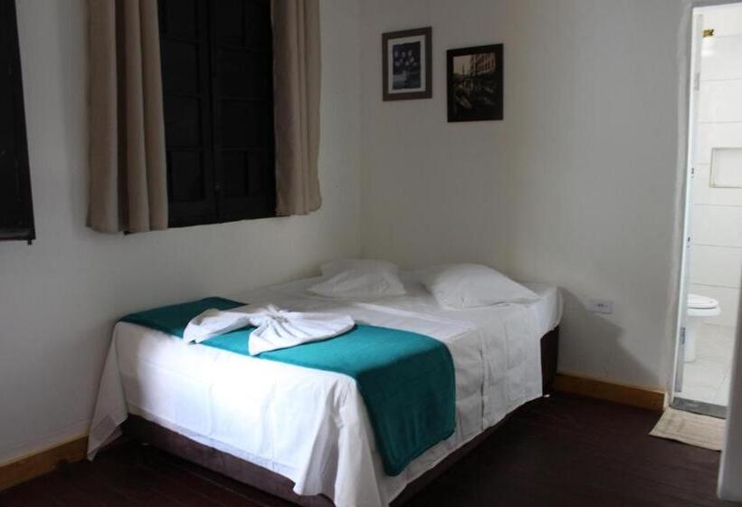 חדר משפחתי, Dani