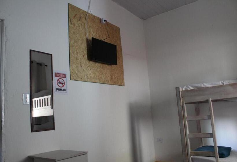 חדר משפחתי, Dani