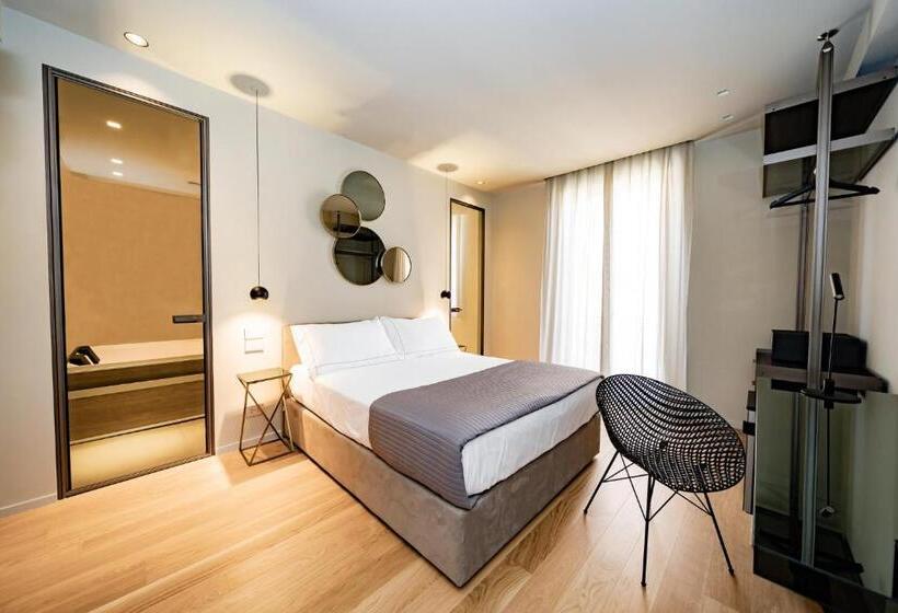 سوئیت با وان آب گرم, Elite Accommodations & Hydromassage Pool