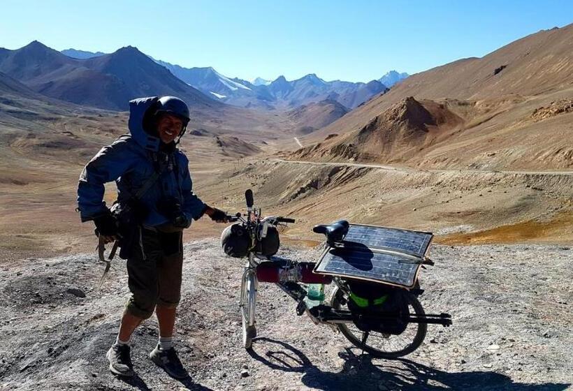 غرفة كلاسيكية ثلاثية, Optimist