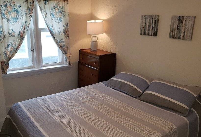 جناح عائلي, Miners Bay Lodge