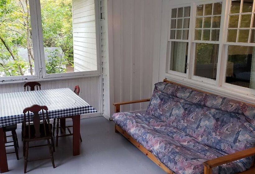 منزل غرفتين نوم, Miners Bay Lodge