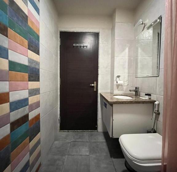 Family Suite, Shri Radha Nikunj Opposite Prem Mandir