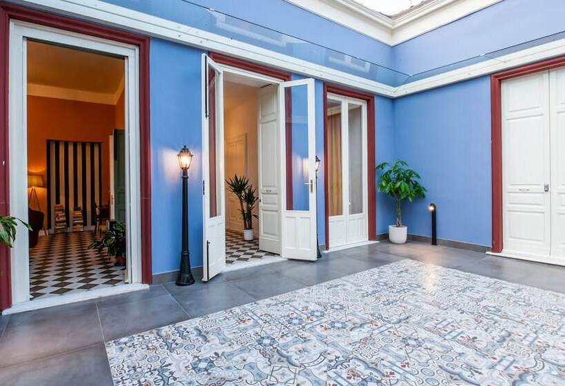 سرير فى غرفة مشتركه, The Yard Hostel