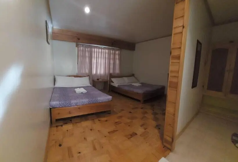 スタンダード４人部屋, Rusty Nail Inn And Cafe