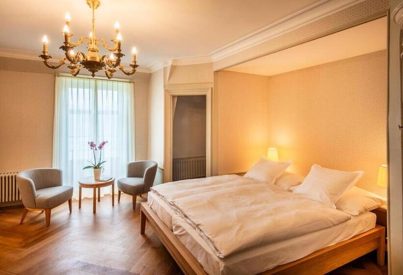 Suite with lake view, Schloss Schadau Swiss Historic