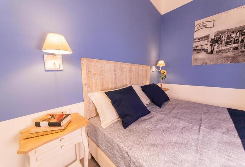 غرفة قياسية, Demithos Rooms