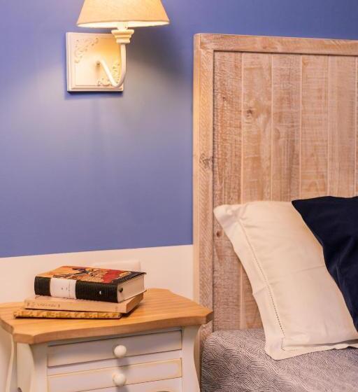 غرفة قياسية, Demithos Rooms