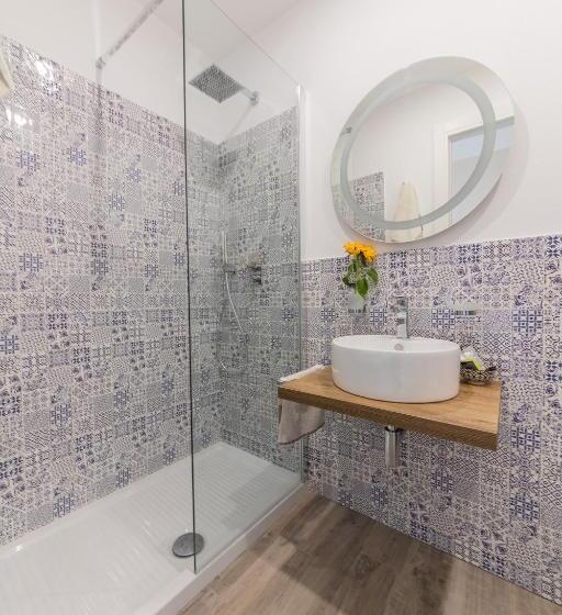 غرفة أساسية, Demithos Rooms