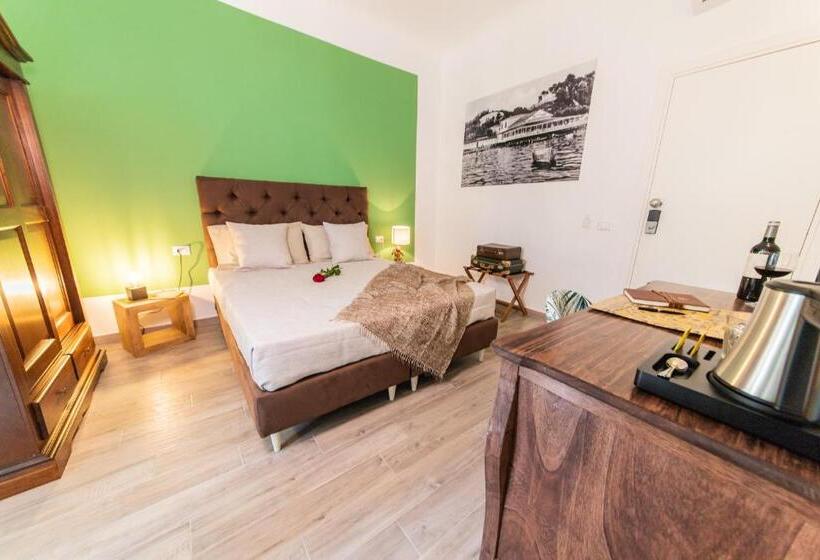 غرفة قياسية مزوَّدة بشُرفة, Demithos Rooms