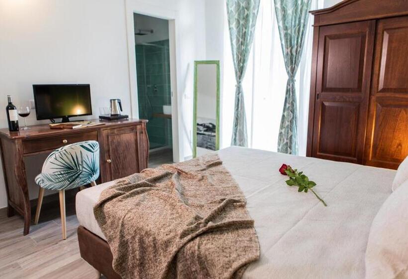 غرفة قياسية مزوَّدة بشُرفة, Demithos Rooms