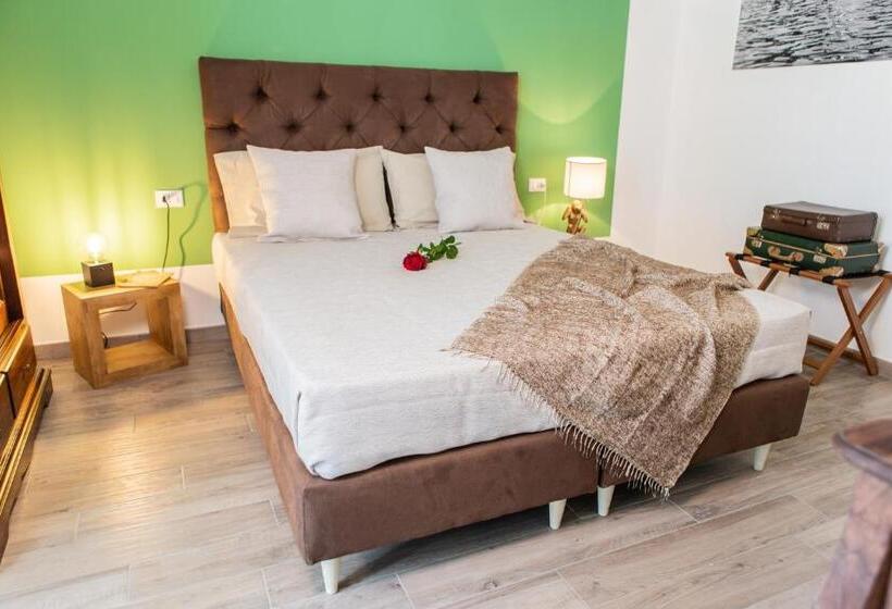 غرفة قياسية مزوَّدة بشُرفة, Demithos Rooms