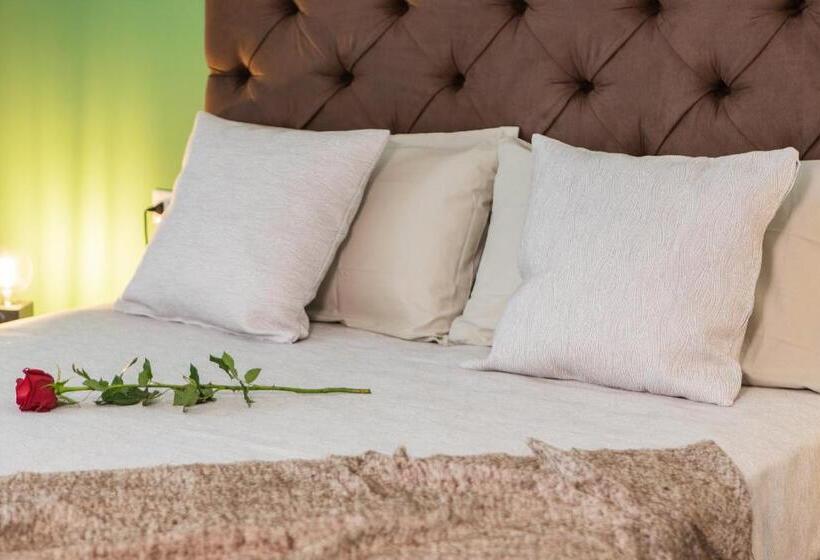 غرفة قياسية مزوَّدة بشُرفة, Demithos Rooms