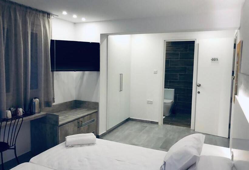 استودیو استاندارد با تراس, White 11