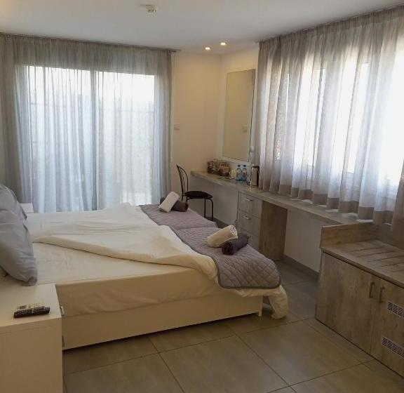 استودیو استاندارد با تراس, White 11