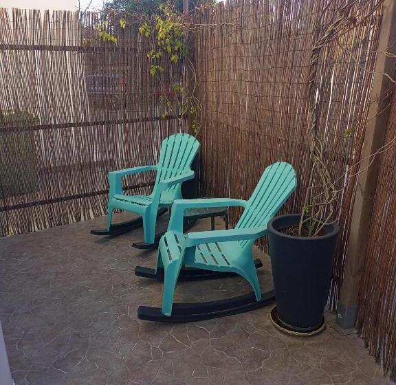 استودیو استاندارد با تراس, White 11