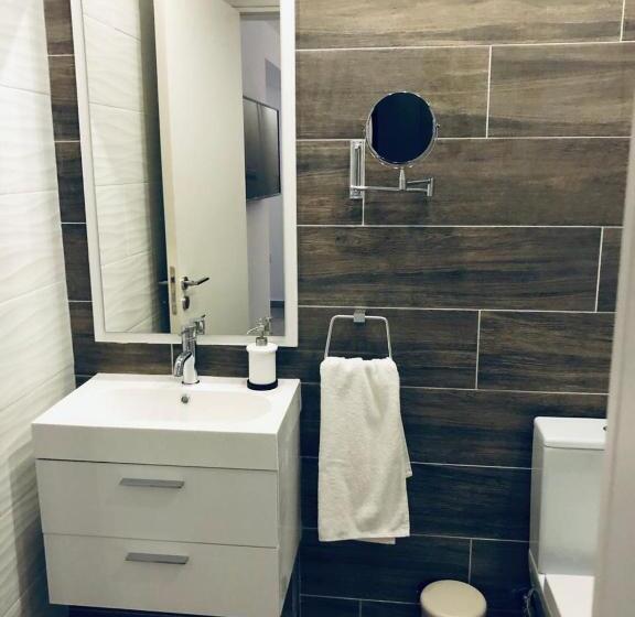 استودیو استاندارد با تراس, White 11